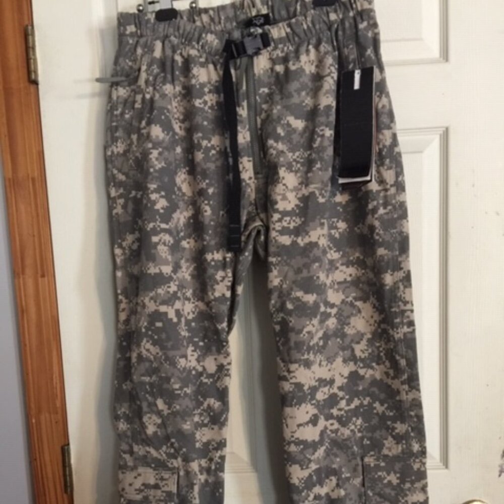 Massif IWOL Camo Fire Resistant Pants Men's L NEW